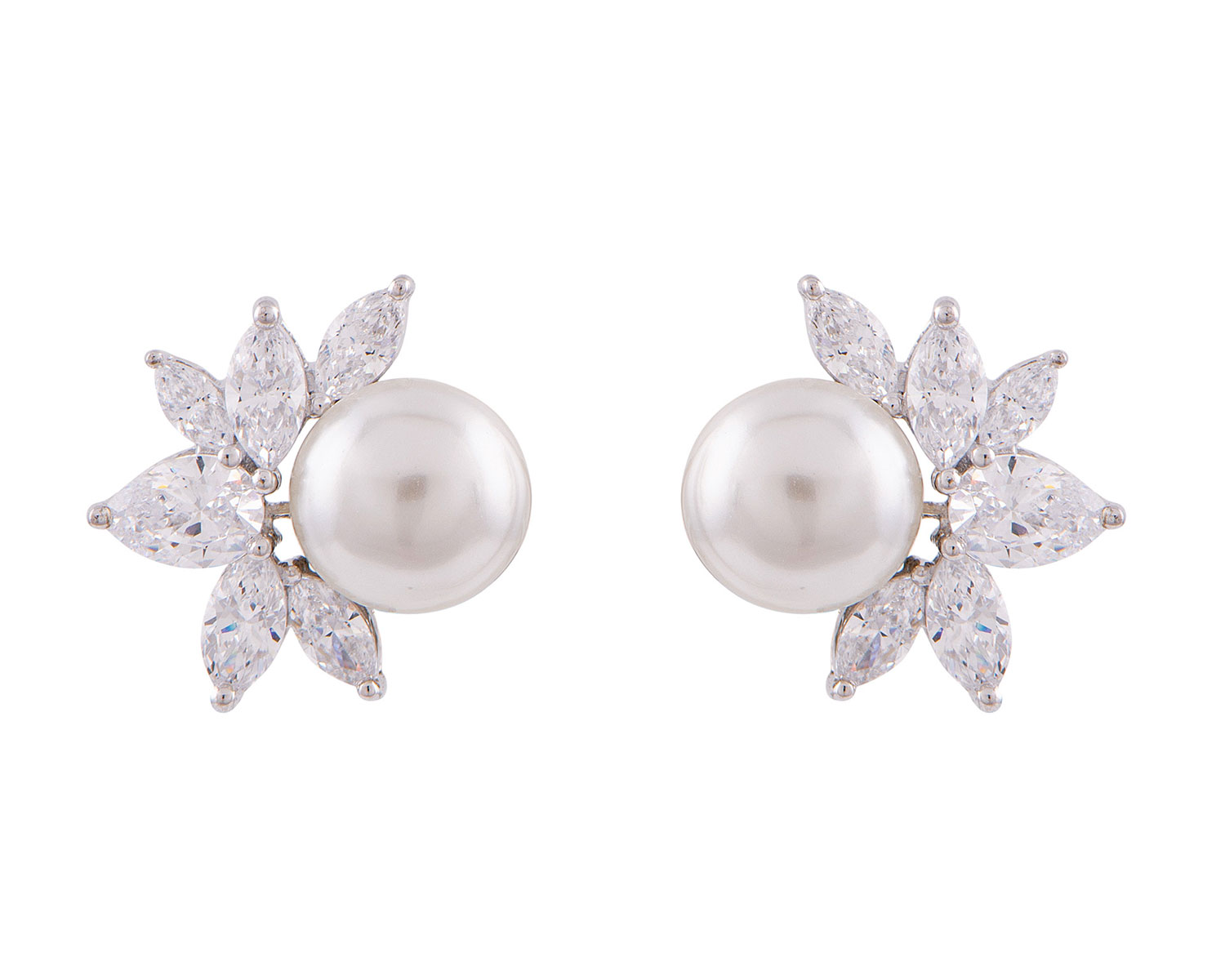 Classic Pearl Studs